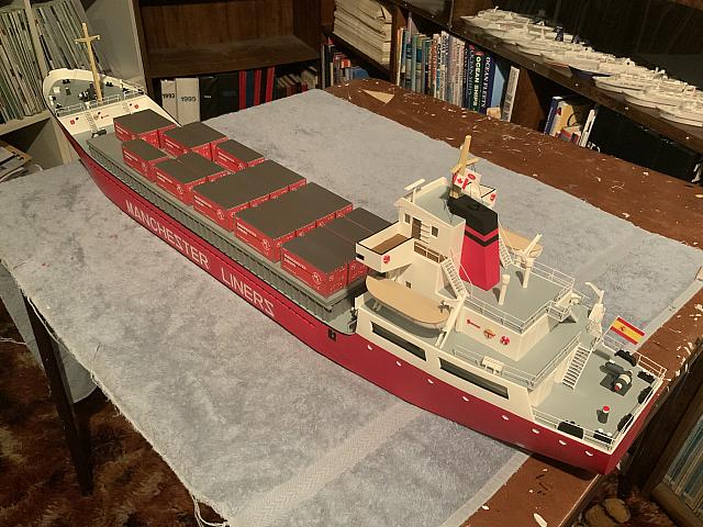Brian Cliff builds HO-1123 282' container ship Manchester Mercurio IMG 0358